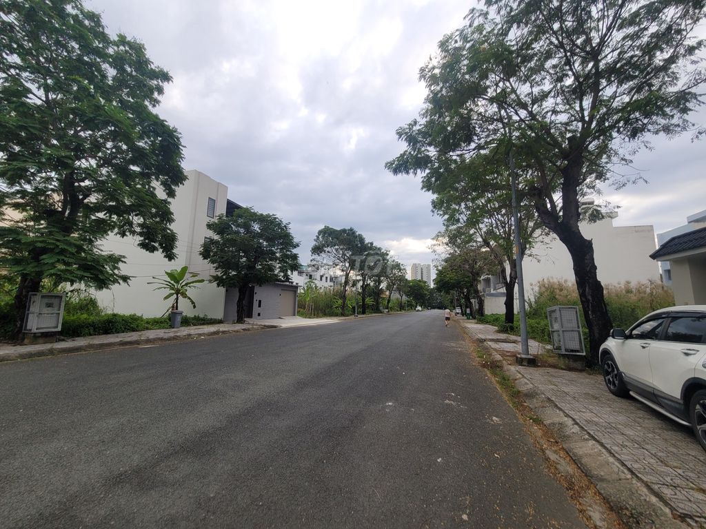 Rent River Parks from 15 million near Lotus, Juan Kokong