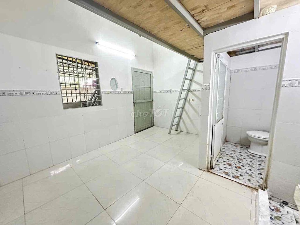 Rent Đình Phong Phú.