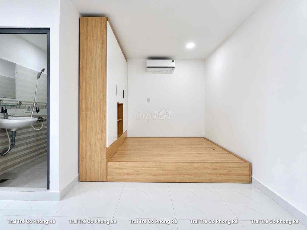 The new studio has built a full interior in the shower dress - 11th District.