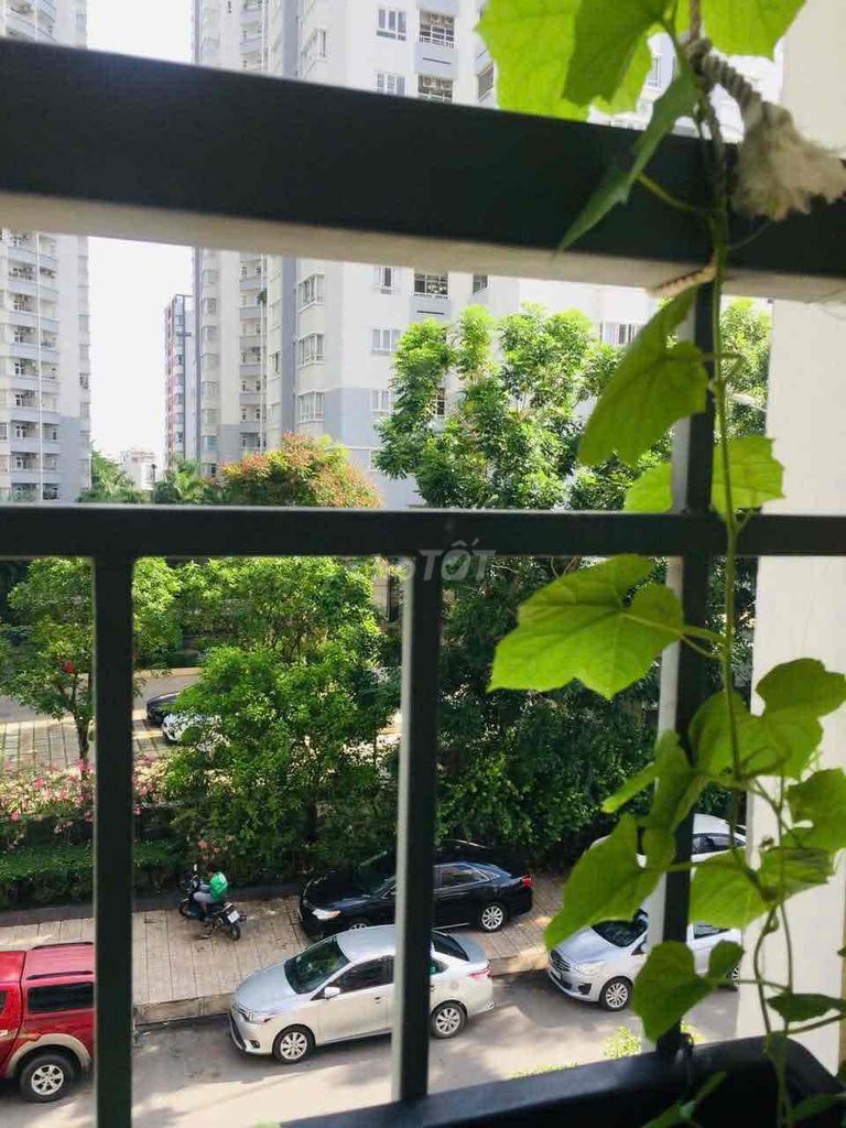 Rent a Starlight Riverside apartment in District 6.