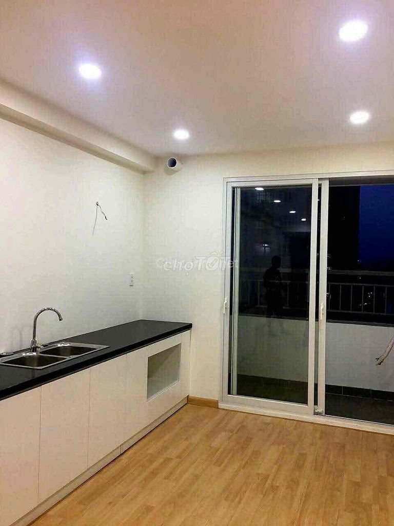 Rent a Starlight Riverside apartment in District 6.