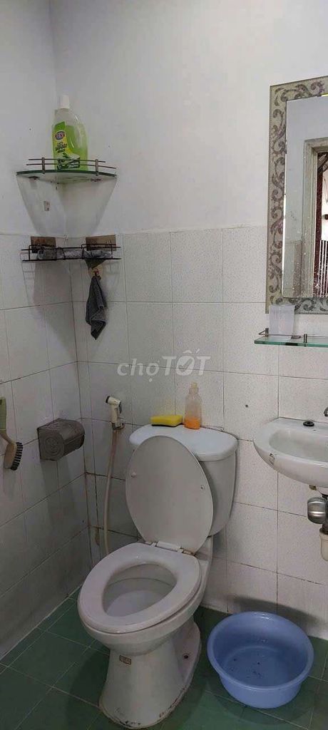 We'll rent a Trung Mỹ Tây.