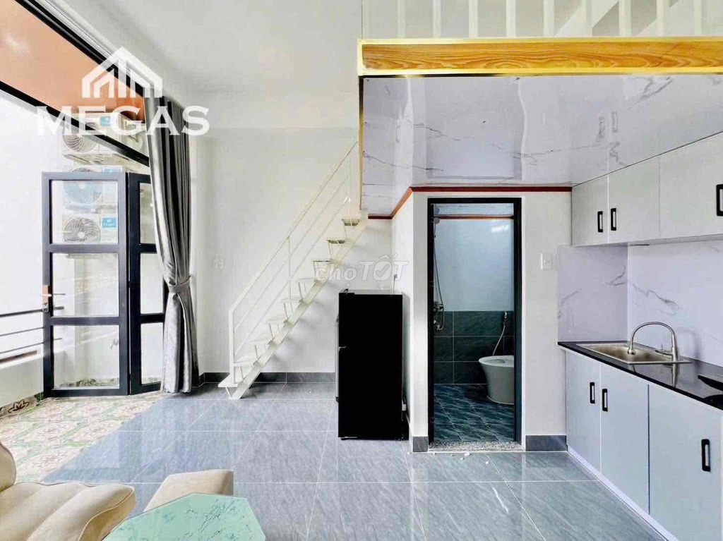 The New House is 100 percent of the balcony, Full Seven, Nguyễn Ảnh Thủ.