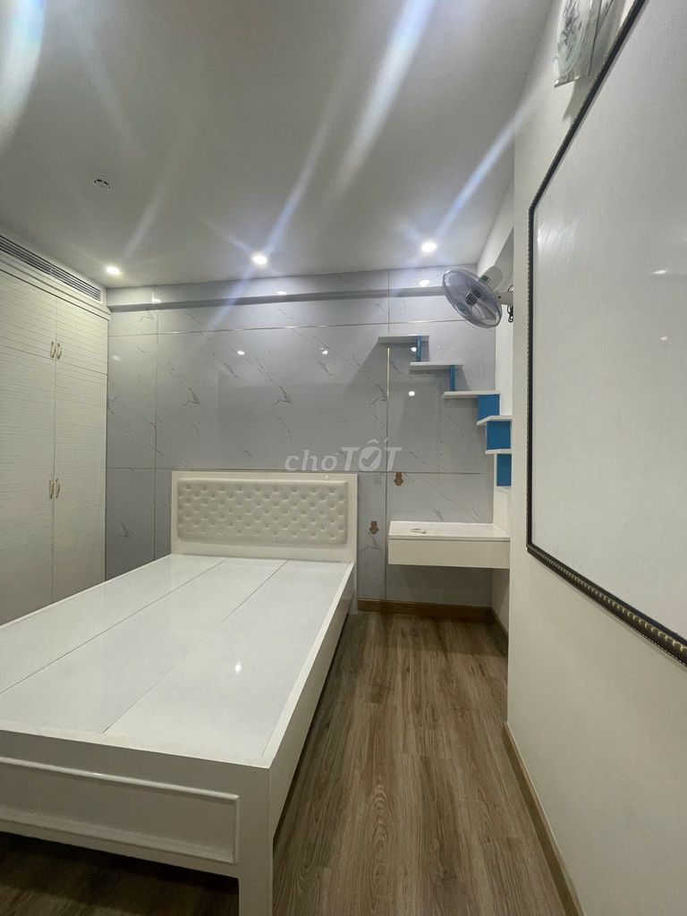 The owner rented two bedrooms with a full interior balcony.