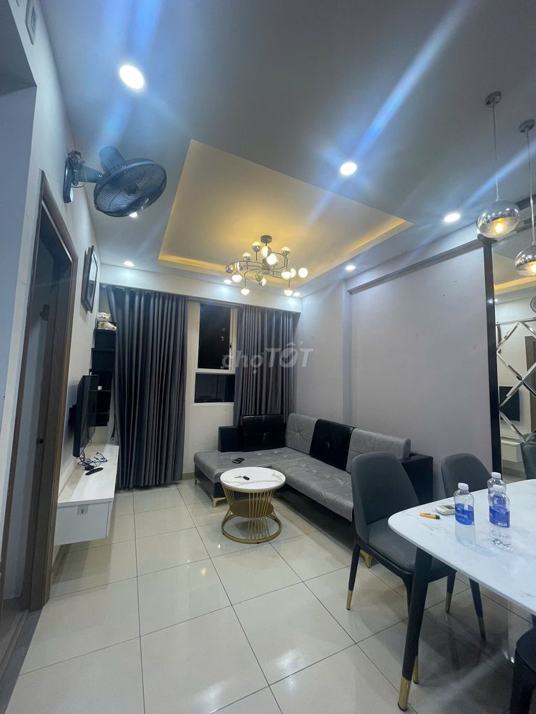 The owner rented two bedrooms with a full interior balcony.