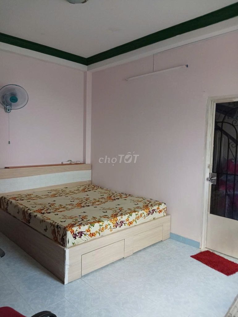 It's a nice room, full interior-- District 3.