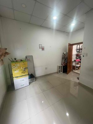 The extra room is 22 meters away from the New Year's Security Market.