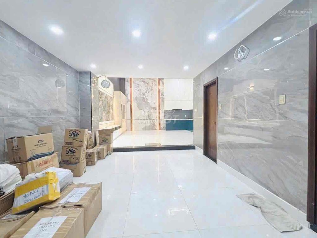 Rent a house on Tô Hiến Thành.
