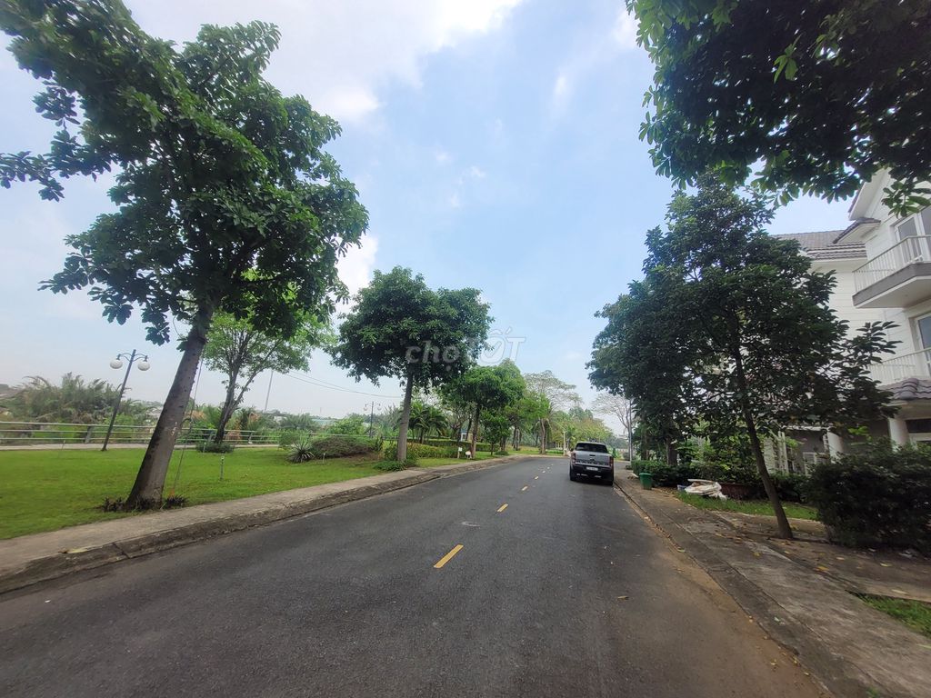 Rent the Kadc Park Riverside Three L4 bedrooms near vx Interstate