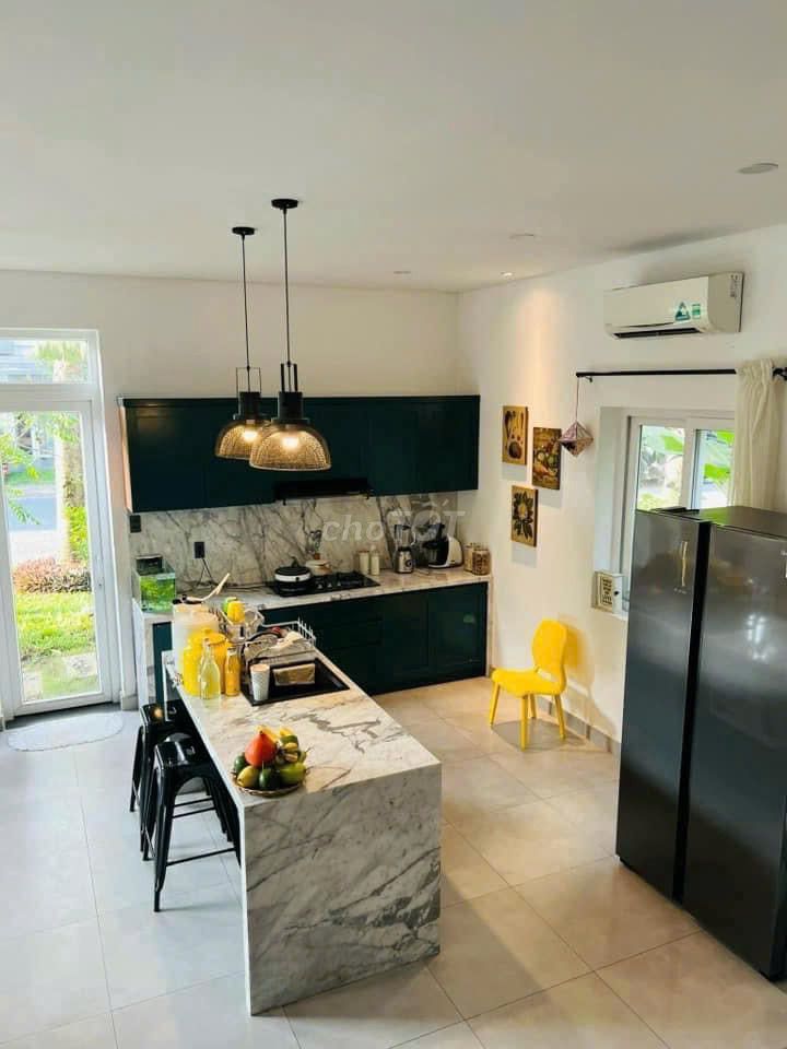 Rent the Kadc Park Riverside Three L4 bedrooms near vx Interstate