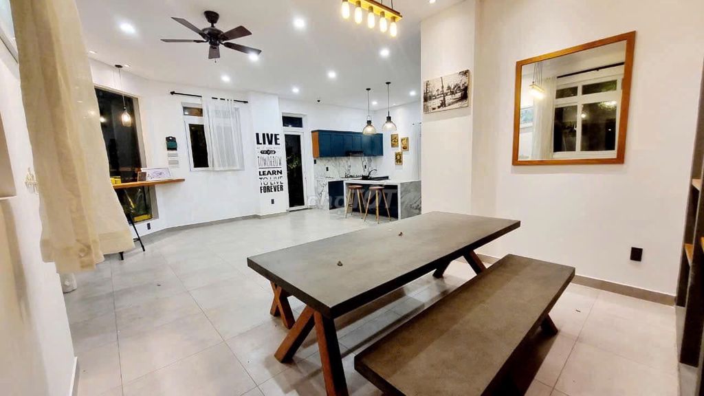 Rent the Kadc Park Riverside Three L4 bedrooms near vx Interstate