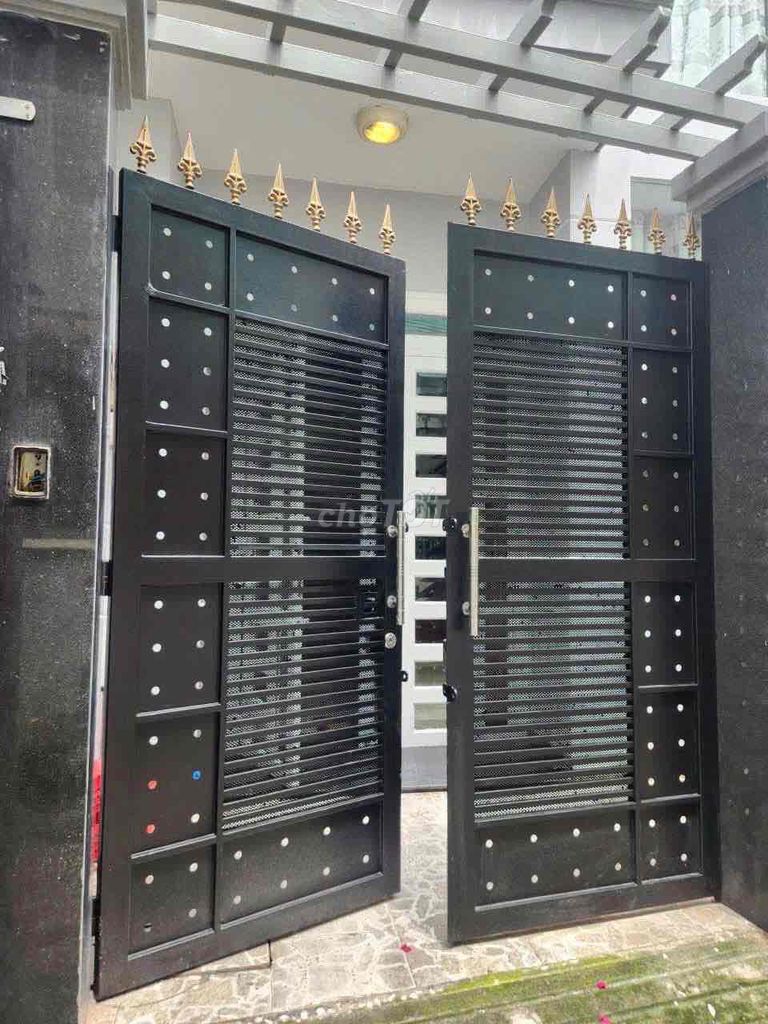 To rent the original house. 4 x11, 15 million refrigerators