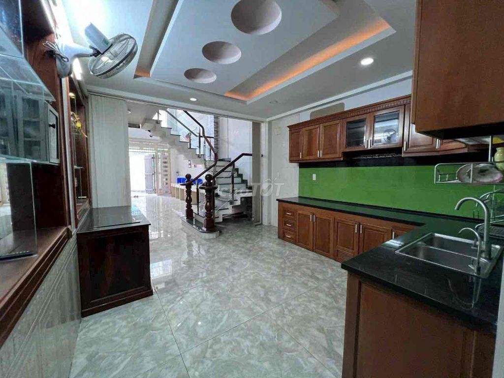 5 meters Phạm Văn Chiêu-7* Street