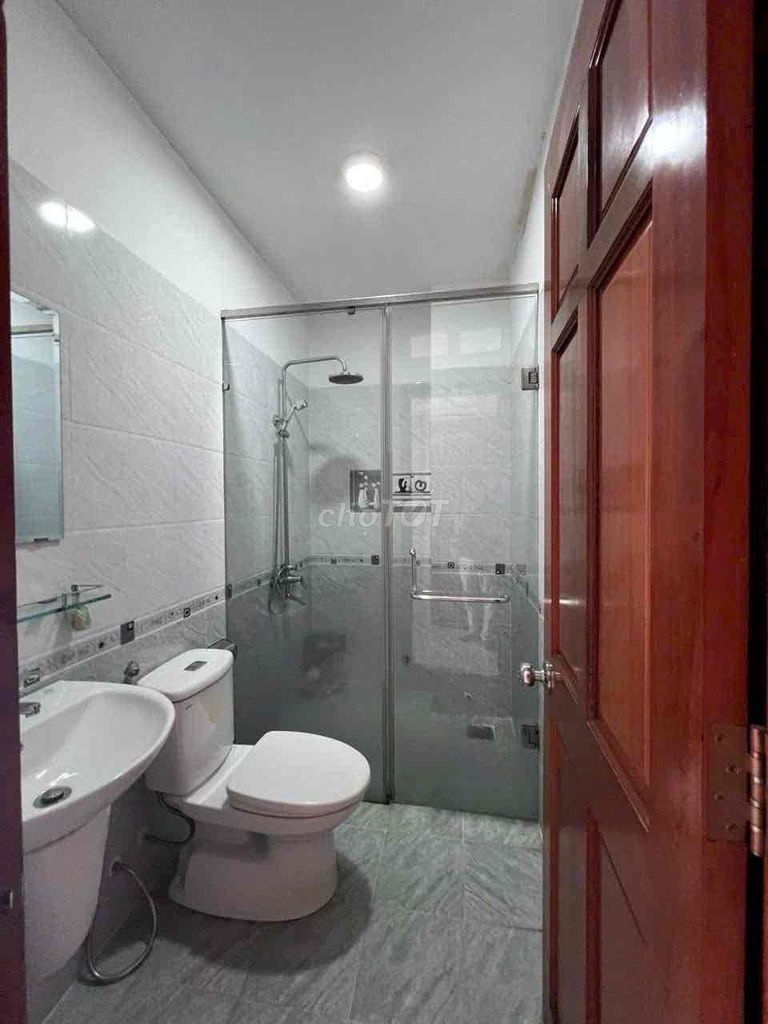 5 meters Phạm Văn Chiêu-7* Street
