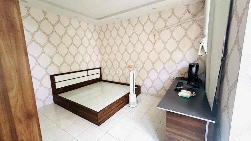 ttttmalm - square market - house 1 floor at + vpty+ At business onl