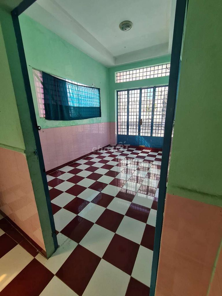 Rent the full second floor, with balconies, and top roof chill