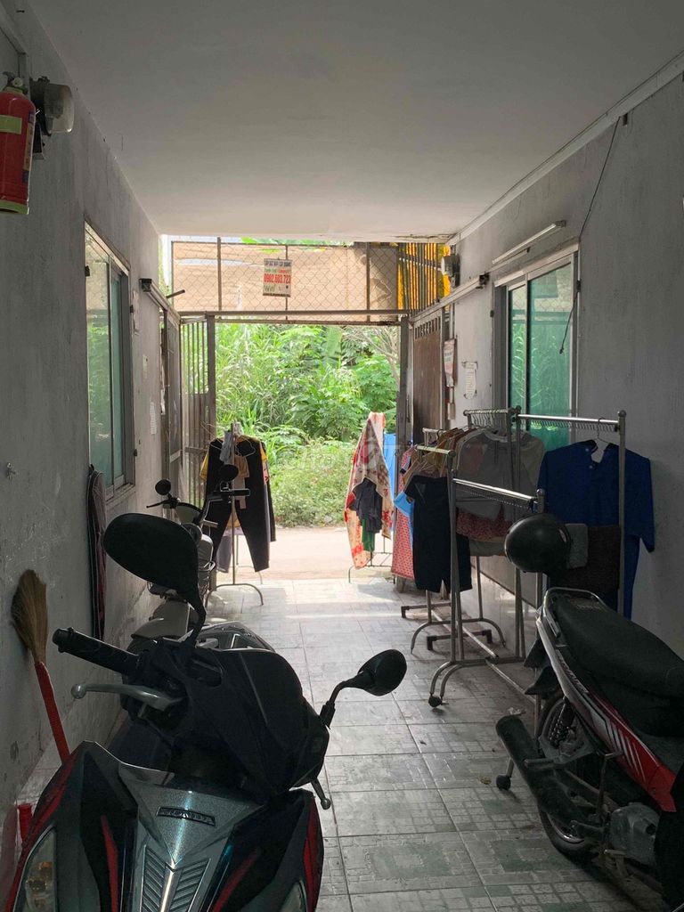 Find people from the compound.