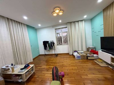 Rent the Lạc Long Quân house, the new house, the whole interior.