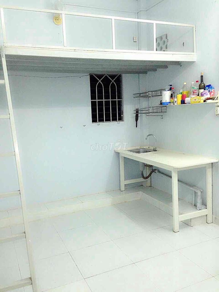 District 12, 3K power, private bathroom.
