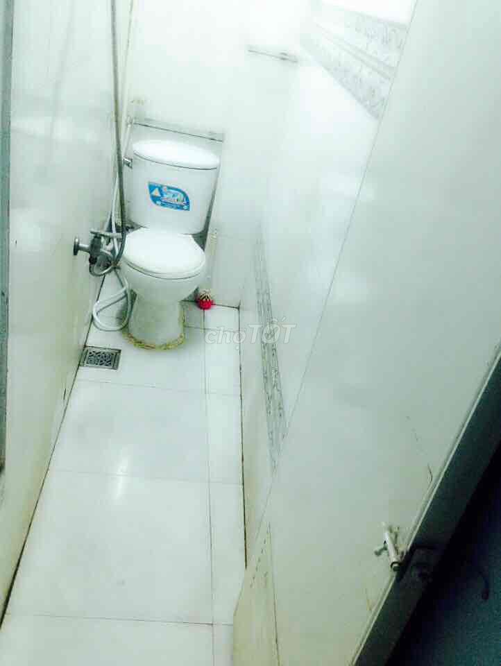 District 12, 3K power, private bathroom.