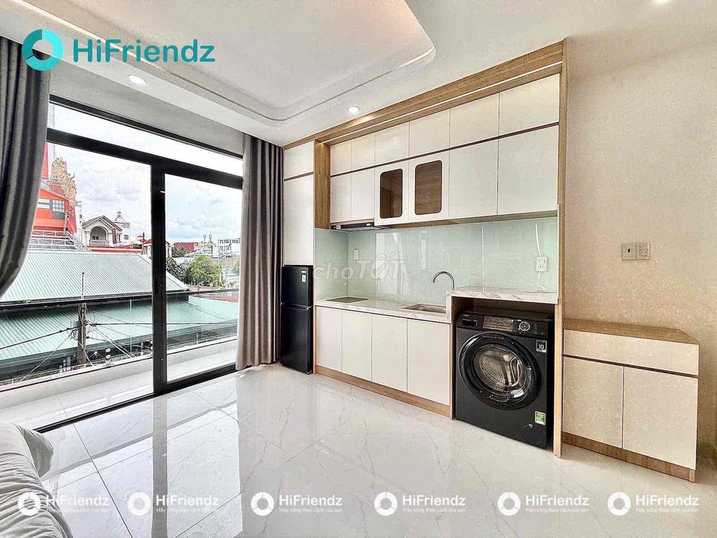 Open 10 PCHO balcony-full interior-side flower park