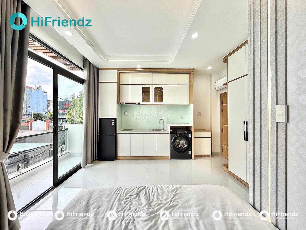 Open 10 PCHO balcony-full interior-side flower park