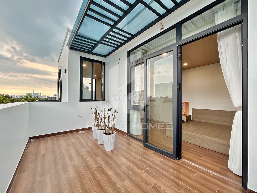 Open penthouse 1 bedroom 2 ccol near The Global City