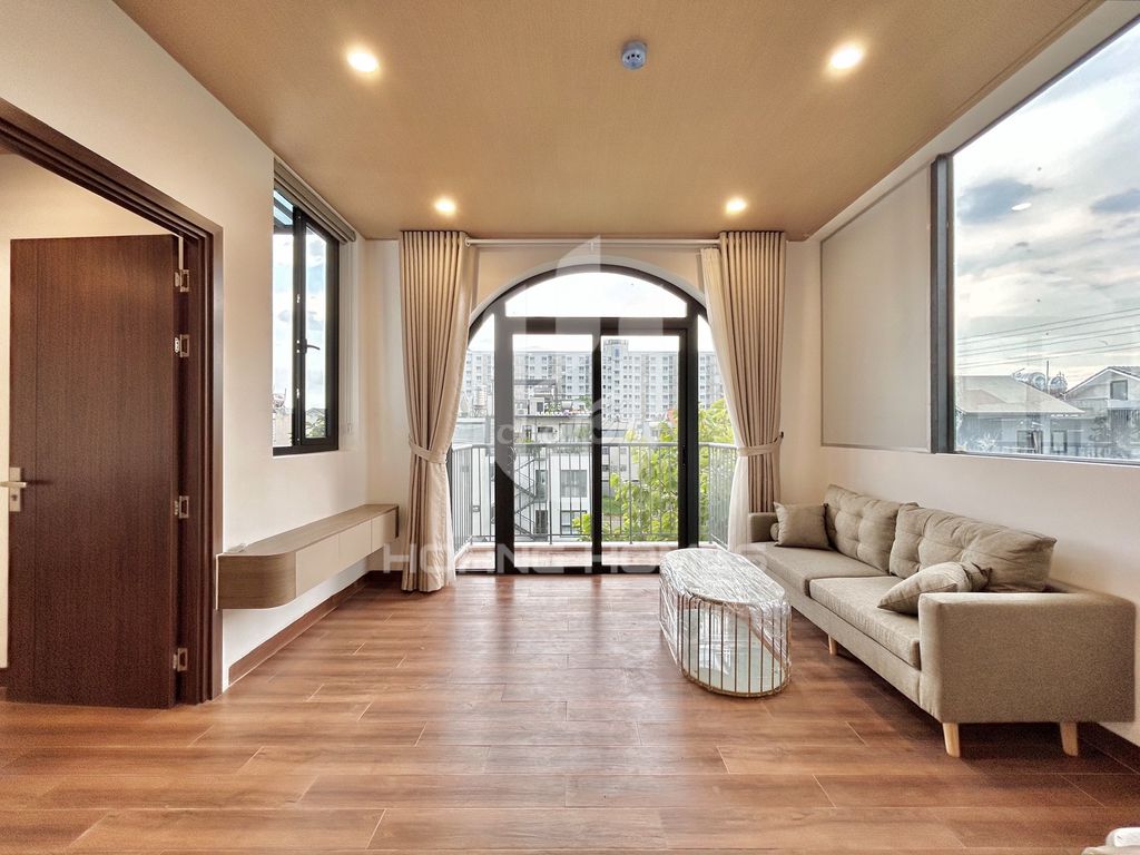Open penthouse 1 bedroom 2 ccol near The Global City
