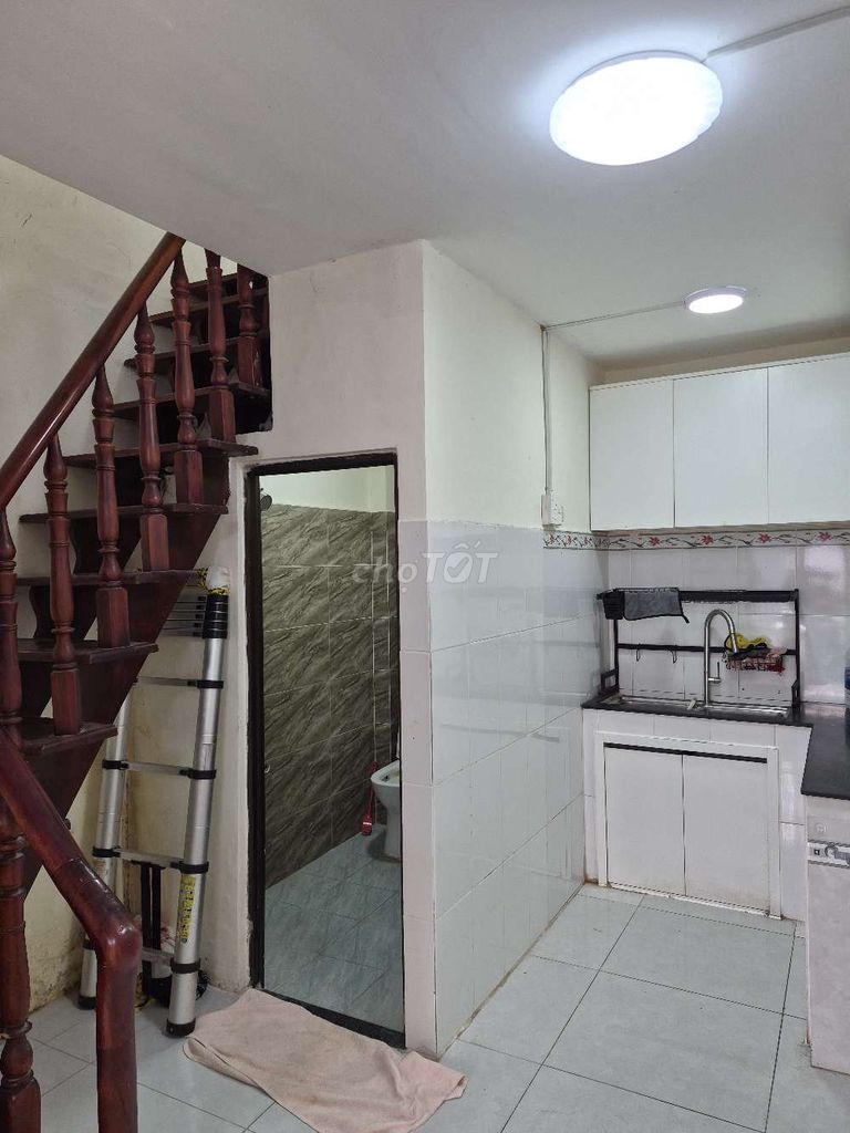 Clean little house, quiet security, leased in the world, dirty, working,