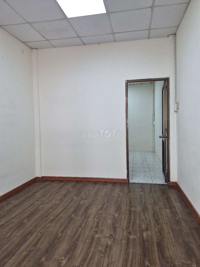 Clean little house, quiet security, leased in the world, dirty, working,