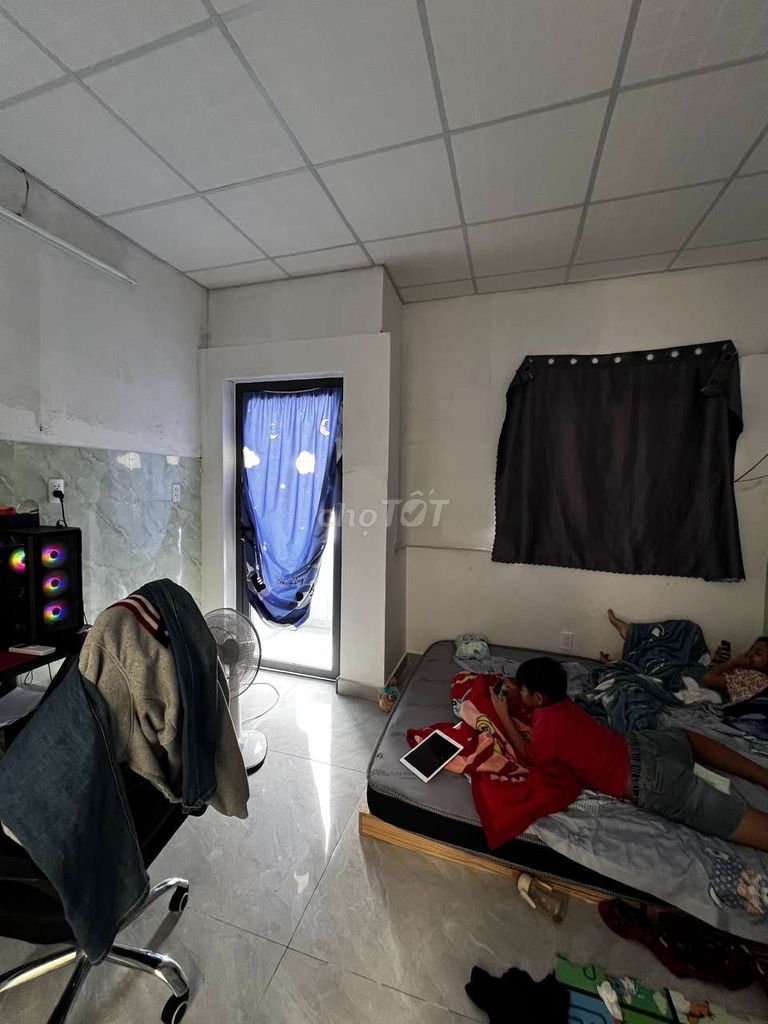 We need to rent the P.S. Home to Nvq Road. 3th alley, 5 x 11th floor 1 st floor 2th bedroom