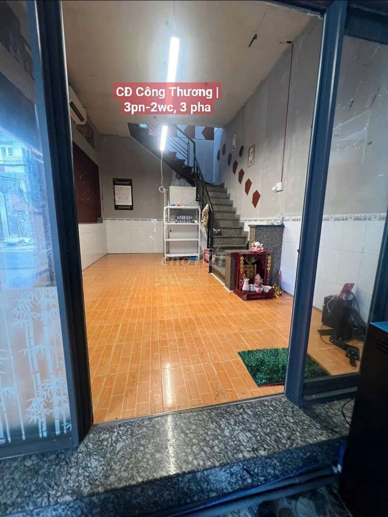(10 million) The cash house near the Company, two floors, three bedrooms, two bathrooms, three sets.