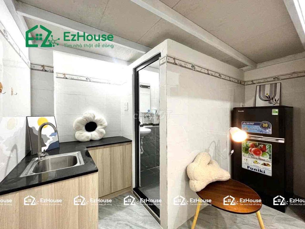 apartment has a guard - 30 meters wide - full furniture right here at Dương Quảng Hàm