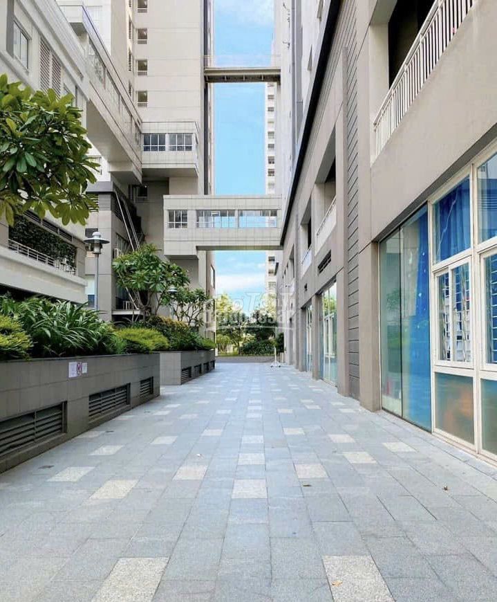 Lexington Residence apt7000 A bedroom for rent