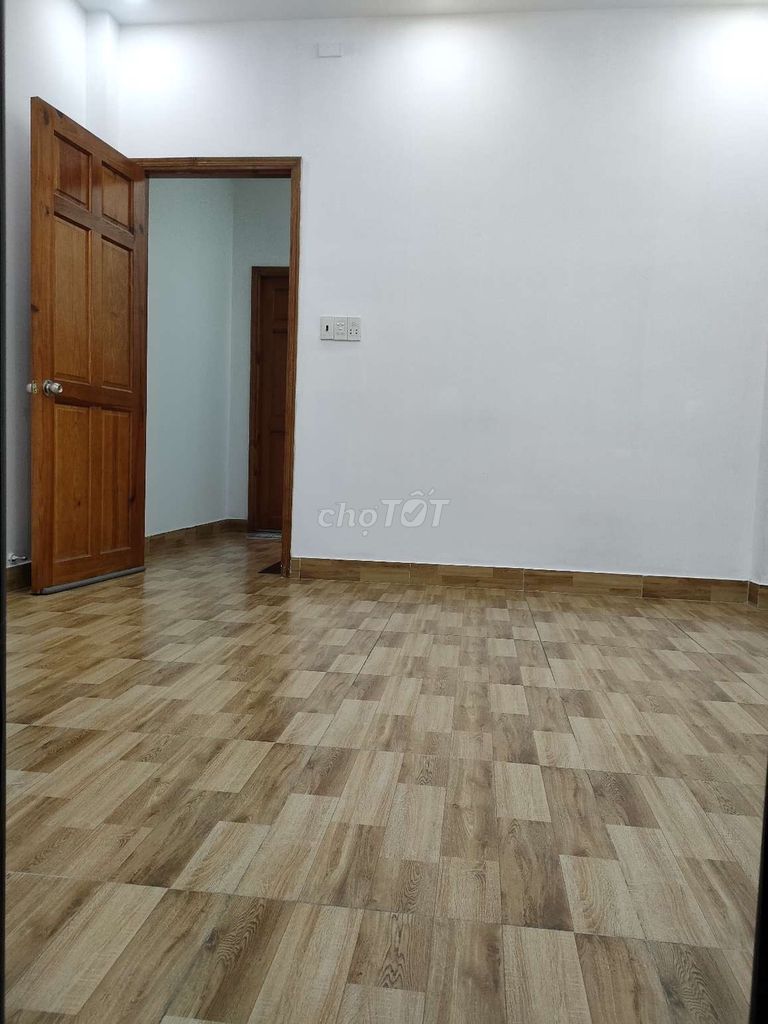 Hương Lộ 2 Inn, across from Bình Tân Hospital.