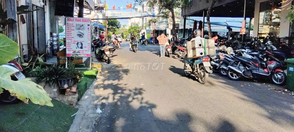 Rent at 49 Tân Hưng.