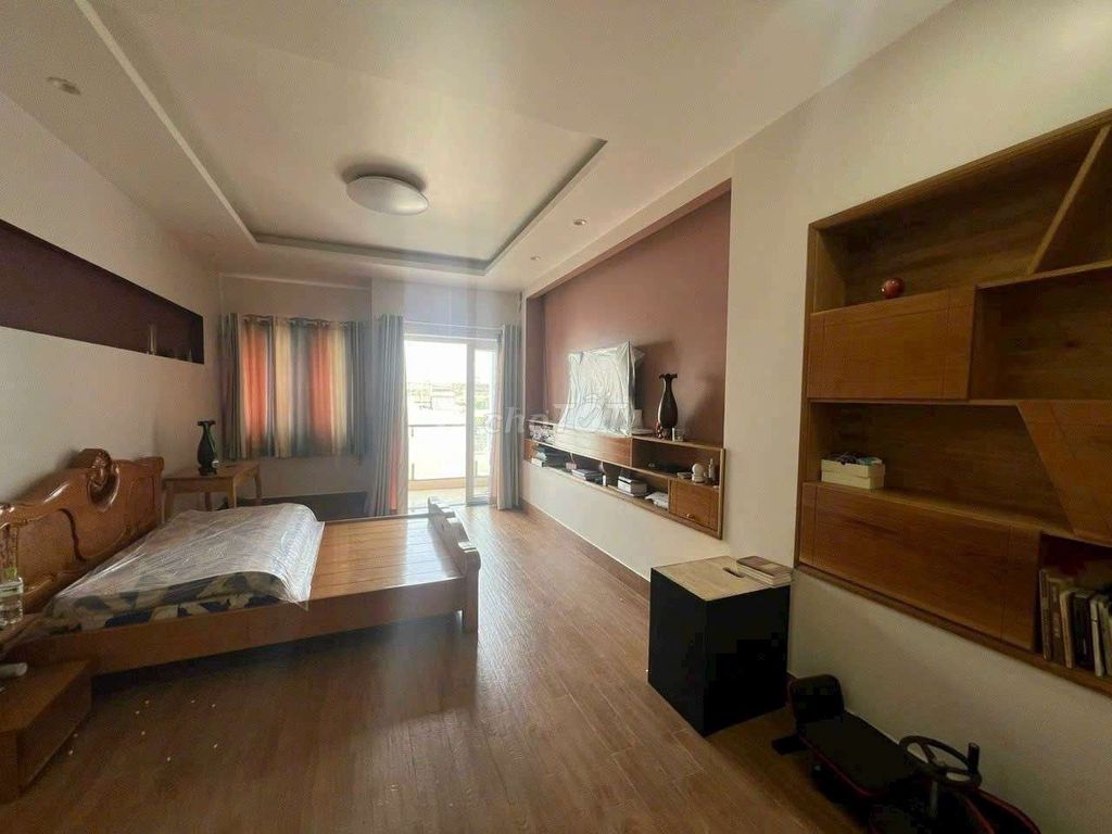 Rent at 49 Tân Hưng.