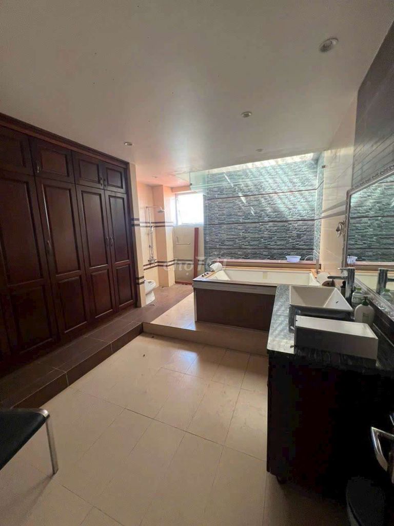 Rent at 49 Tân Hưng.