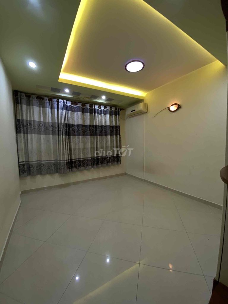 Rent the District 11 Minh Phụng 3 floor 3.5 x 10 traffic alleys-- 15 million