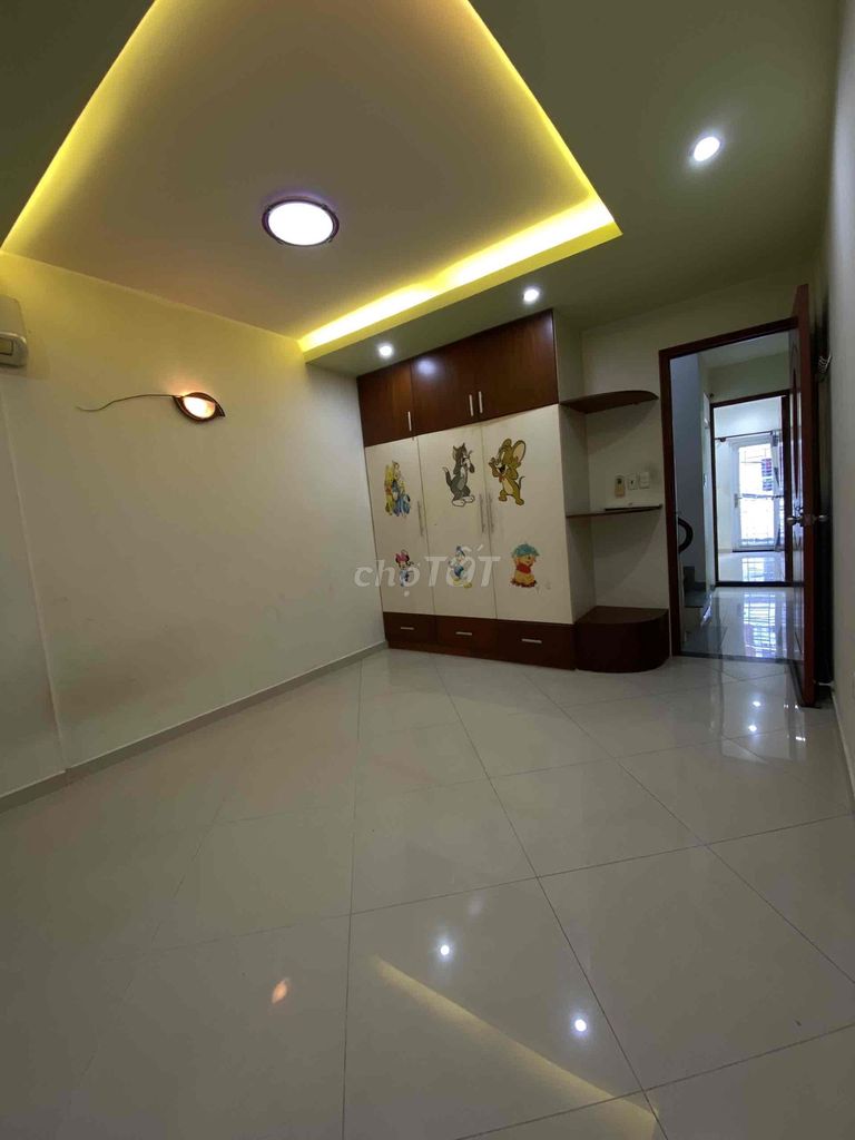 Rent the District 11 Minh Phụng 3 floor 3.5 x 10 traffic alleys-- 15 million