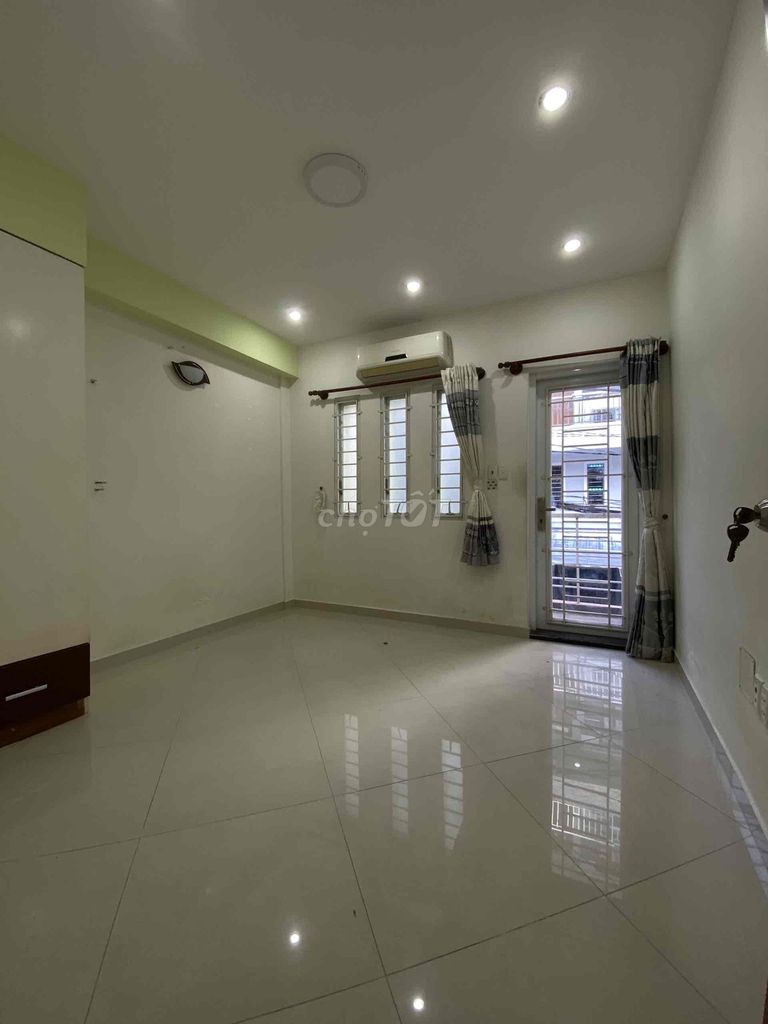 Rent the District 11 Minh Phụng 3 floor 3.5 x 10 traffic alleys-- 15 million