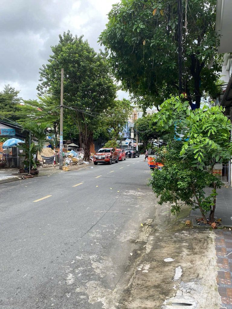 Rent Nguyễn Văn Tố Tân Phú new 3 stories.