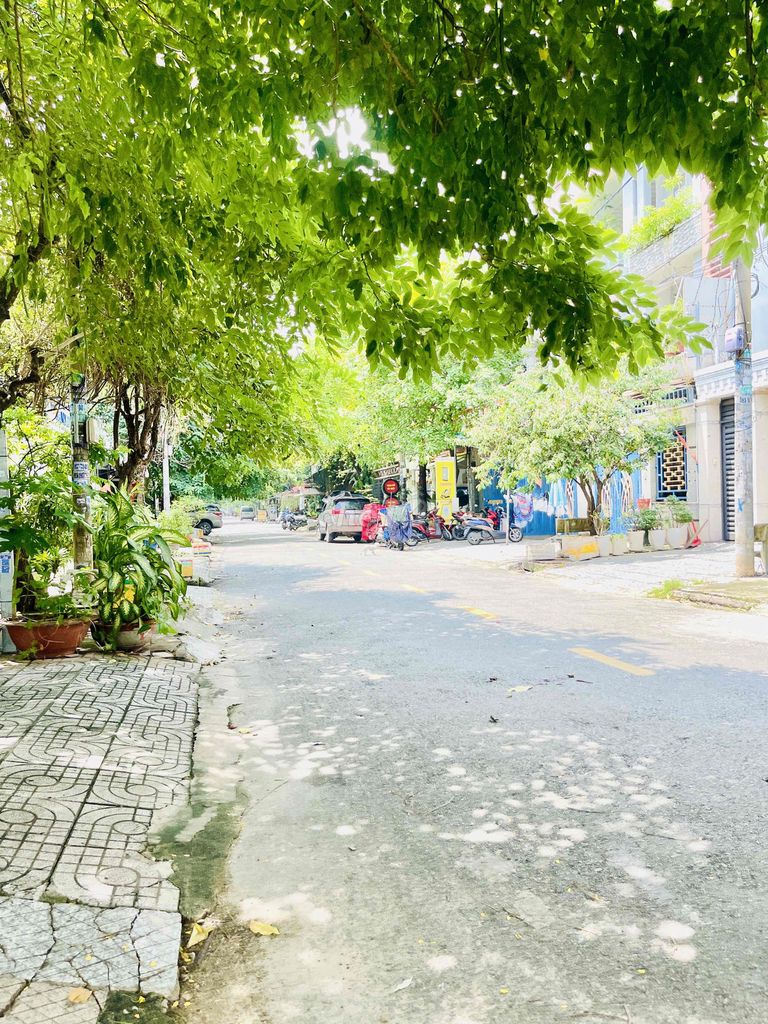 Ten meters down the road. Aeon Tân Phú - 4 x 14 meters - 3rd floor - low price