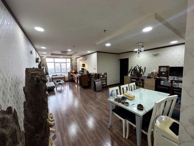 We need to rent the Vietcong apartment, Chief. The area of 115 meters, 2 bedrooms, 2 toilets, 13 million.