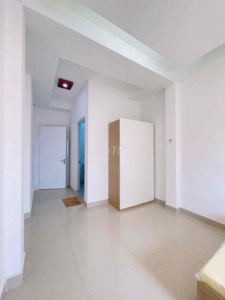 Let's rent out the Open Window House 27 meters, just Nguyễn Trãi.