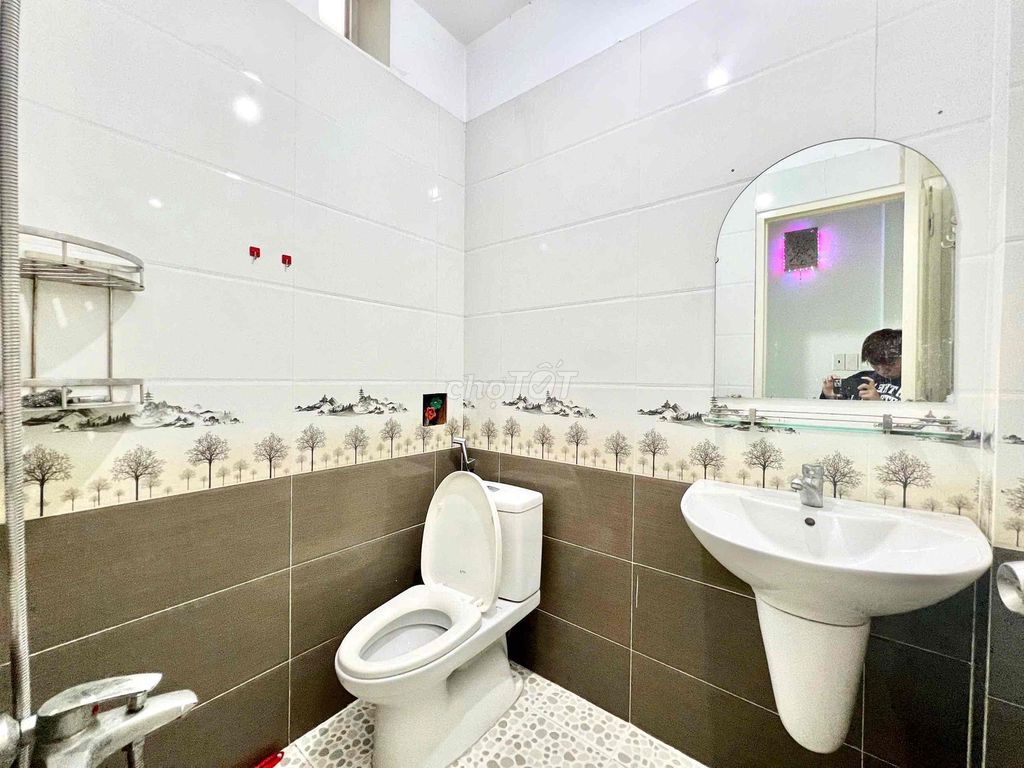 Let's rent out the Open Window House 27 meters, just Nguyễn Trãi.