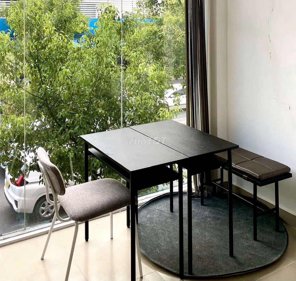 We'll rent it in cash. 170 Nguyễn Văn Trỗi. Three floors. Two bedrooms.