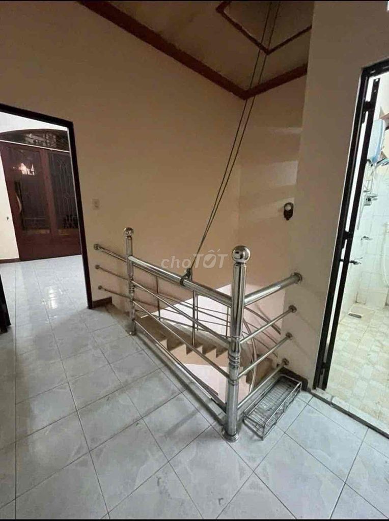 3rd floor bedroom 2 toilets - there's a 30th floor bedroom
