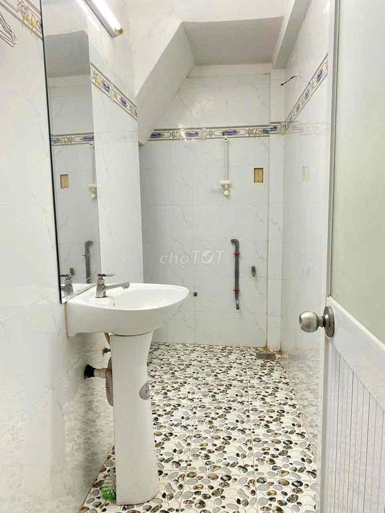 Rent a five-story Royal Leaks Gò Vấp-Scarway - 4 bedrooms 4 toilets