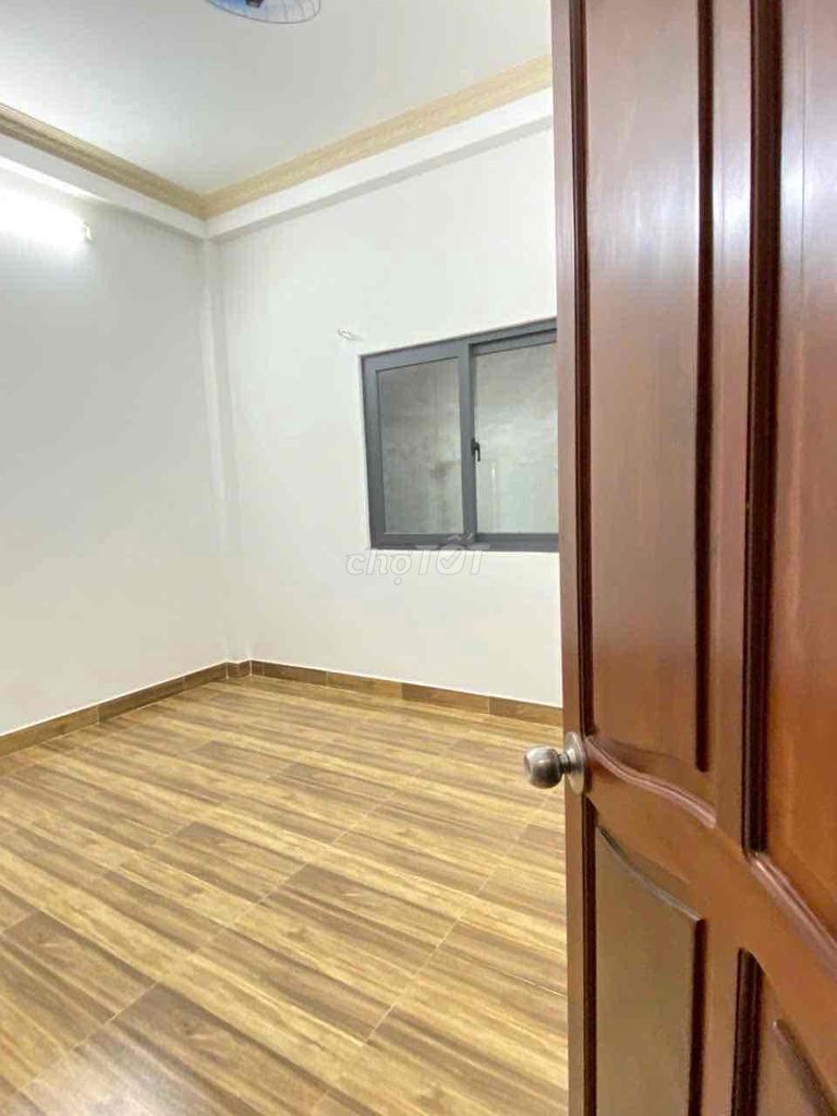 Rent a five-story Royal Leaks Gò Vấp-Scarway - 4 bedrooms 4 toilets